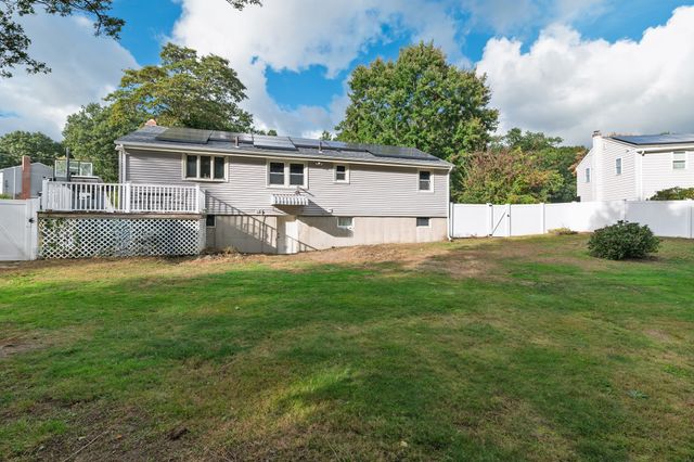 148 Daly Dr Ext, Stoughton, MA 02072