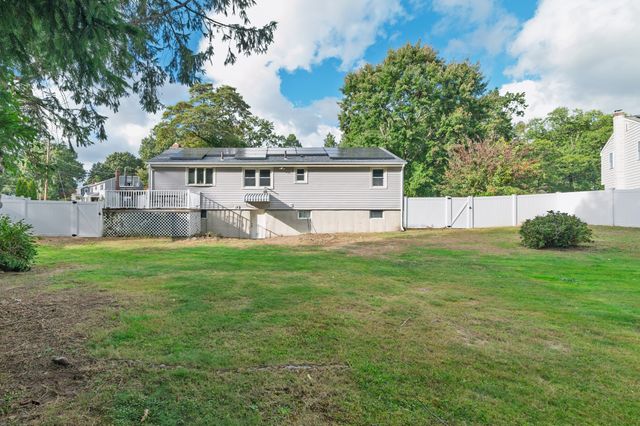 148 Daly Dr Ext, Stoughton, MA 02072