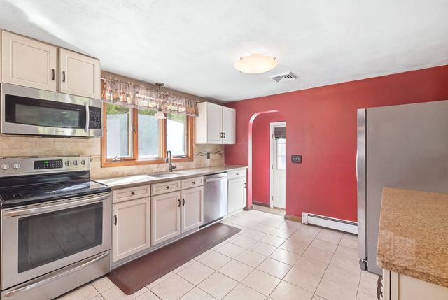 148 Daly Dr Ext, Stoughton, MA 02072
