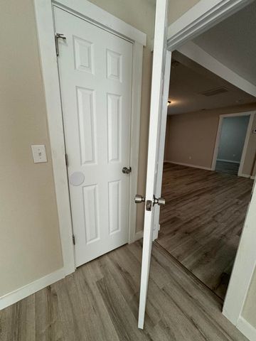 1520 W Lynn Street, Springfield, MO 65802