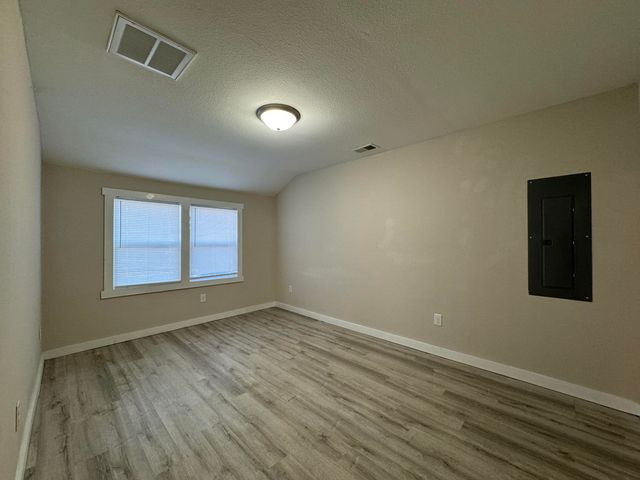 1520 W Lynn Street, Springfield, MO 65802