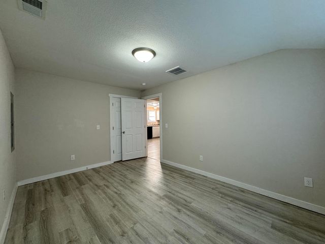 1520 W Lynn Street, Springfield, MO 65802