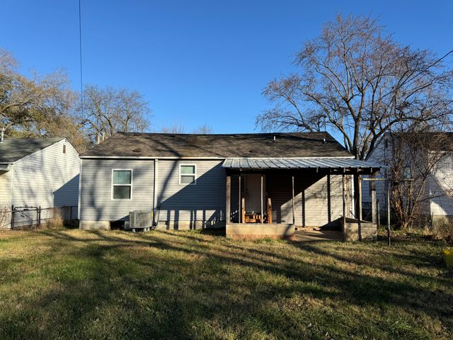1520 W Lynn Street, Springfield, MO 65802