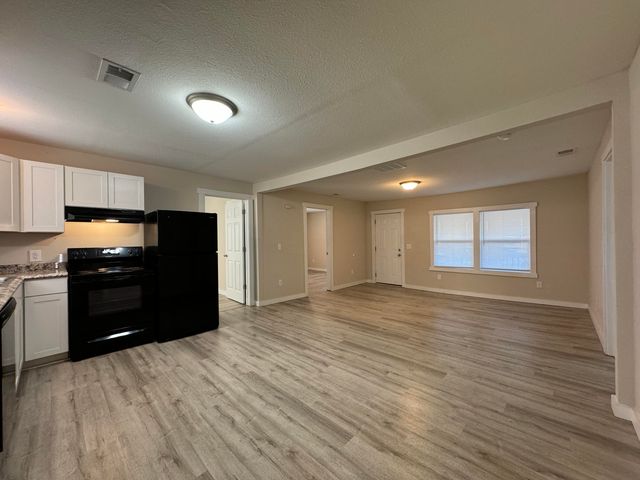 1520 W Lynn Street, Springfield, MO 65802