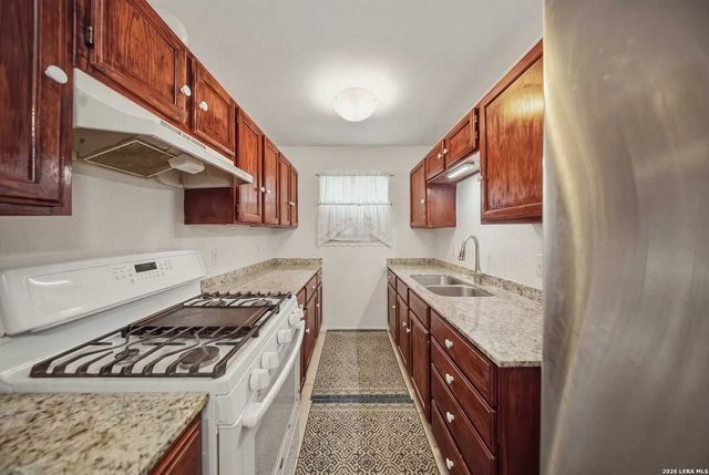 2135 Jim Bowie Dr, San Antonio, TX 78238