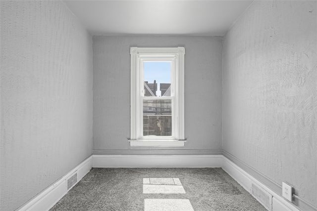 521 Bessemer Ave, E Pittsburgh, PA 15112