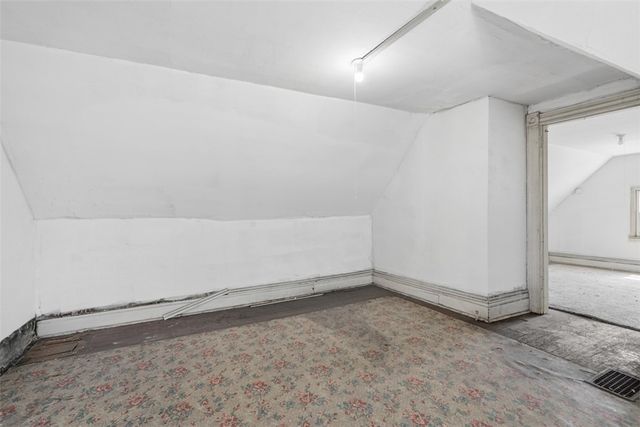 521 Bessemer Ave, E Pittsburgh, PA 15112