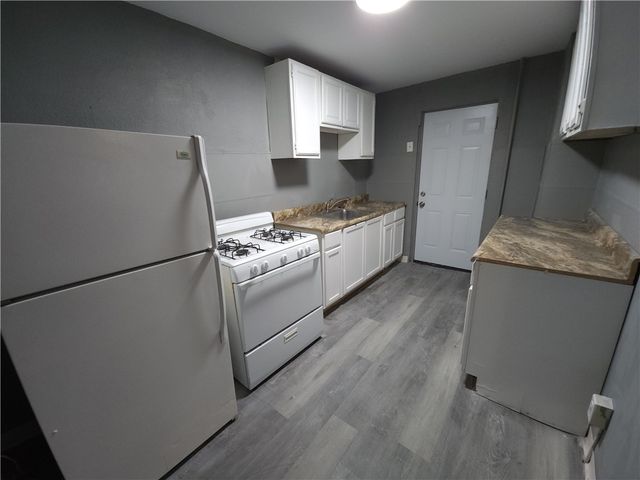 521 Bessemer Ave, E Pittsburgh, PA 15112