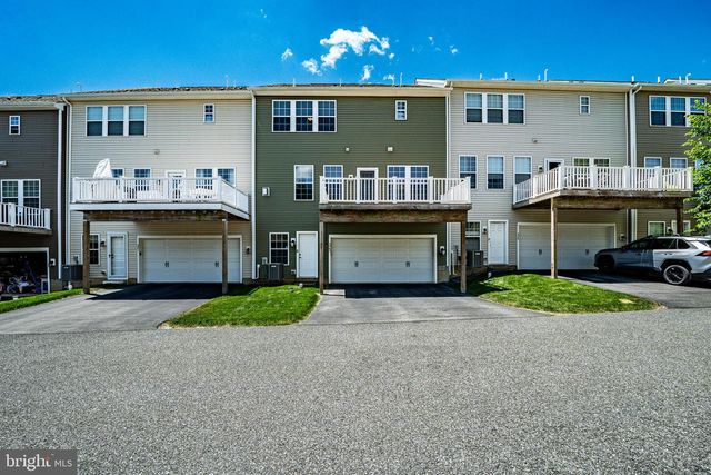 323 STAFFORD CT, Chester Springs, PA 19425