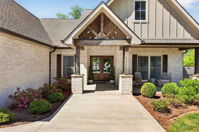 141 W Cemetery Rd, Cookeville, TN 38506