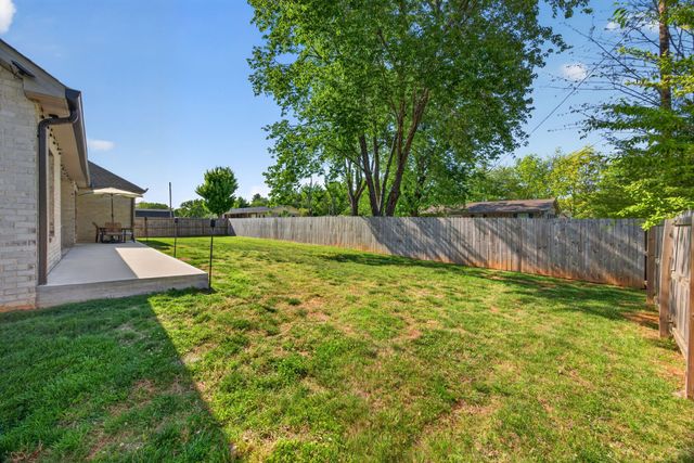 141 W Cemetery Rd, Cookeville, TN 38506