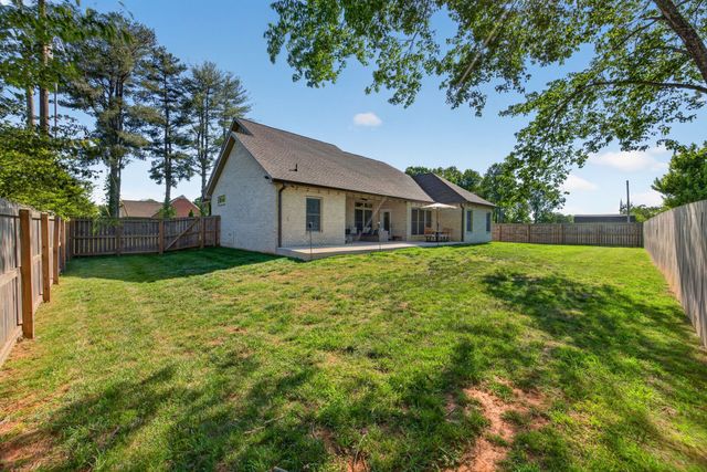141 W Cemetery Rd, Cookeville, TN 38506