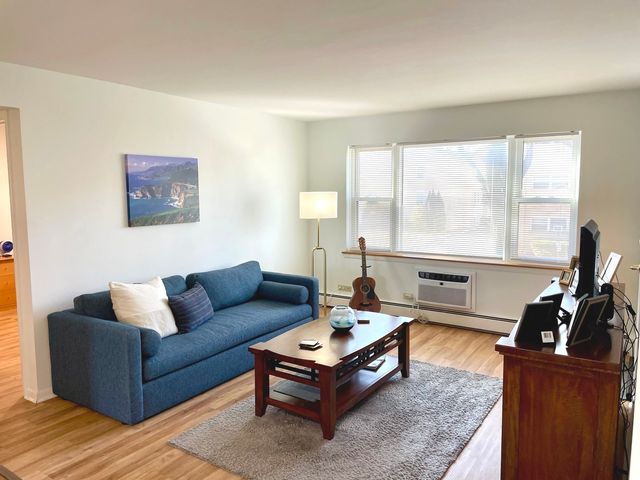 1539 Park Avenue 2n, River Forest, IL 60305