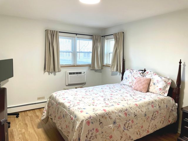 1539 Park Avenue 2n, River Forest, IL 60305