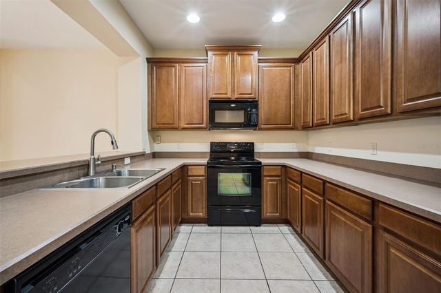 952 DAVENWOOD COURT, Ocoee, FL 34761