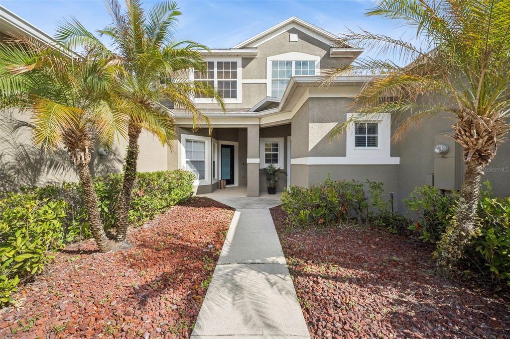 Image 2 of property listing at 952 DAVENWOOD COURT, Ocoee, FL 34761