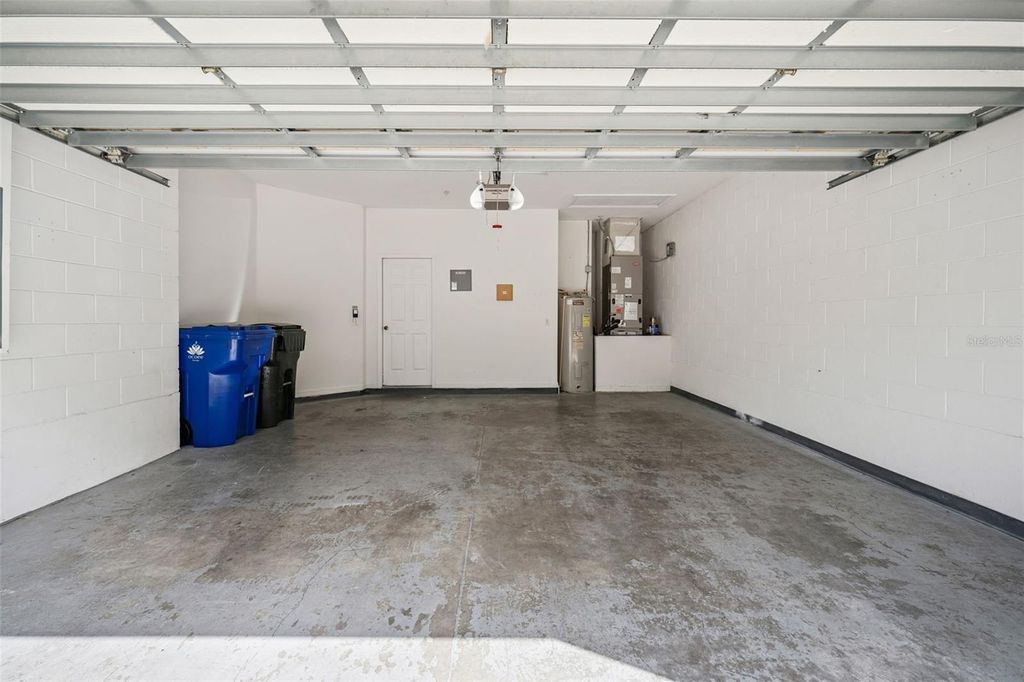 Image 31 of property listing at 952 DAVENWOOD COURT, Ocoee, FL 34761