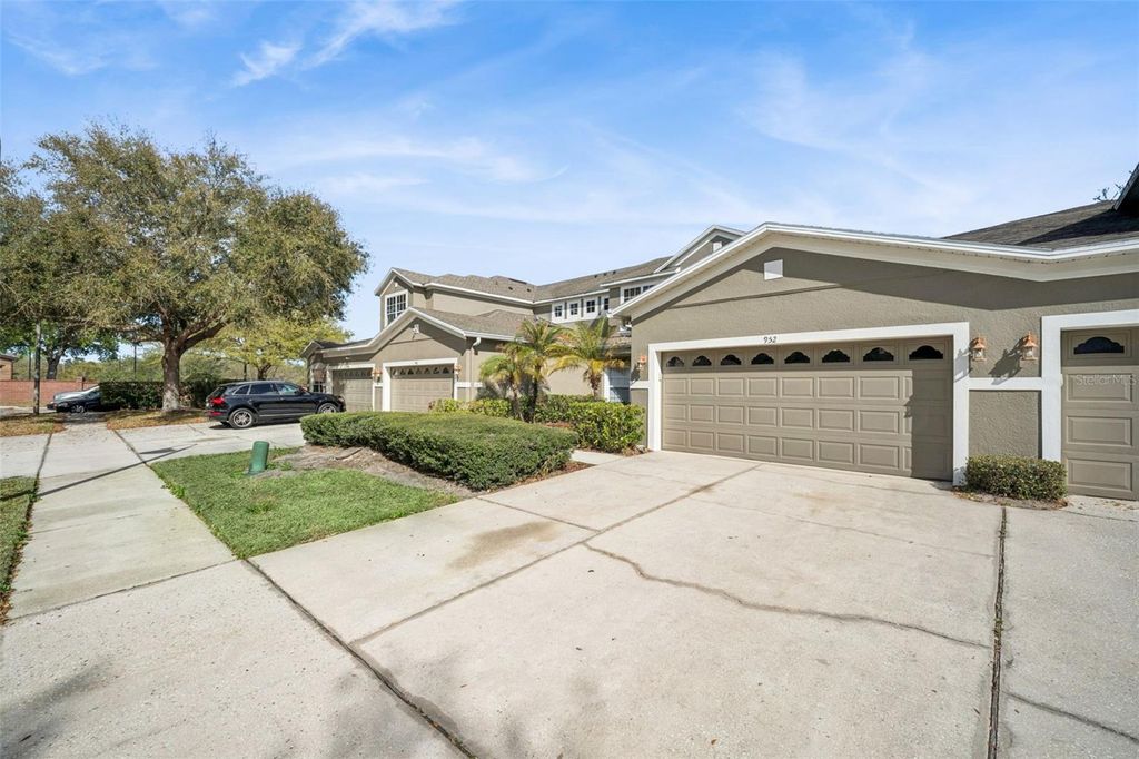 Image 37 of property listing at 952 DAVENWOOD COURT, Ocoee, FL 34761