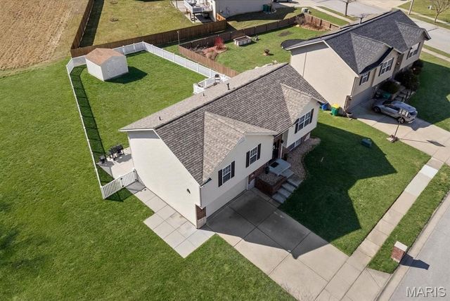 821 Chesapeake Junction Lane, O'fallon, IL 62269