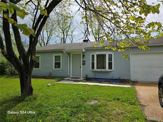 909 Saint Matthew Drive, Cahokia, IL 62206