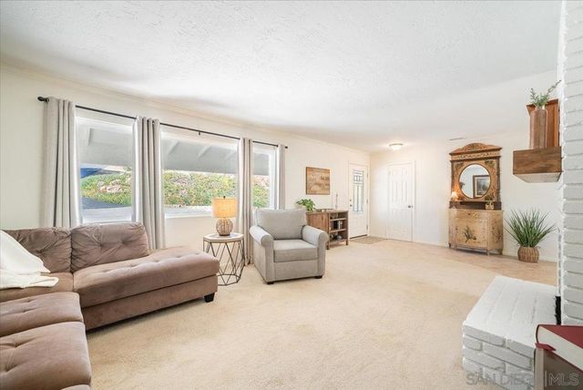 2650 Sunset Hills, Escondido, CA 92025
