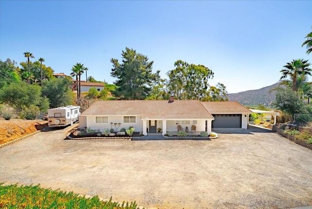 2650 Sunset Hills, Escondido, CA 92025
