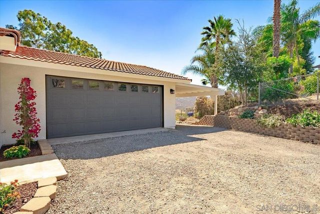 2650 Sunset Hills, Escondido, CA 92025