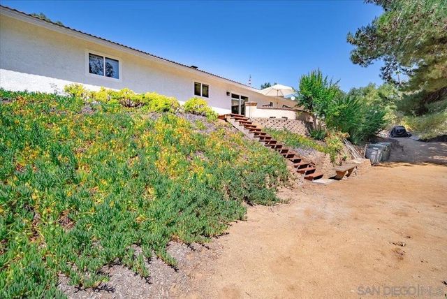 2650 Sunset Hills, Escondido, CA 92025