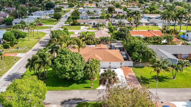 3119 Indian Trail, Lake Worth, FL 33462
