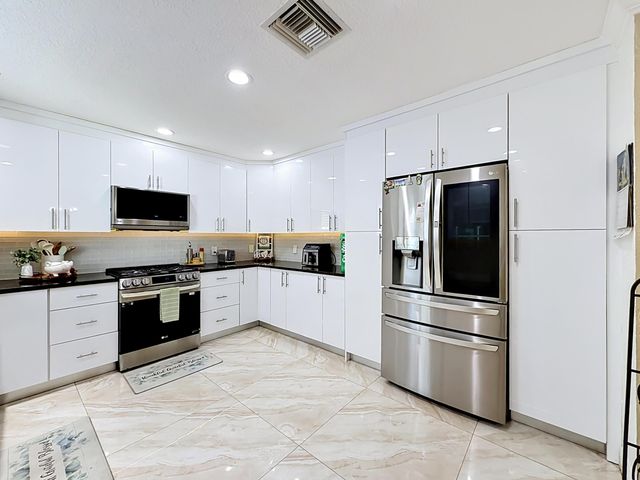 3119 Indian Trail, Lake Worth, FL 33462