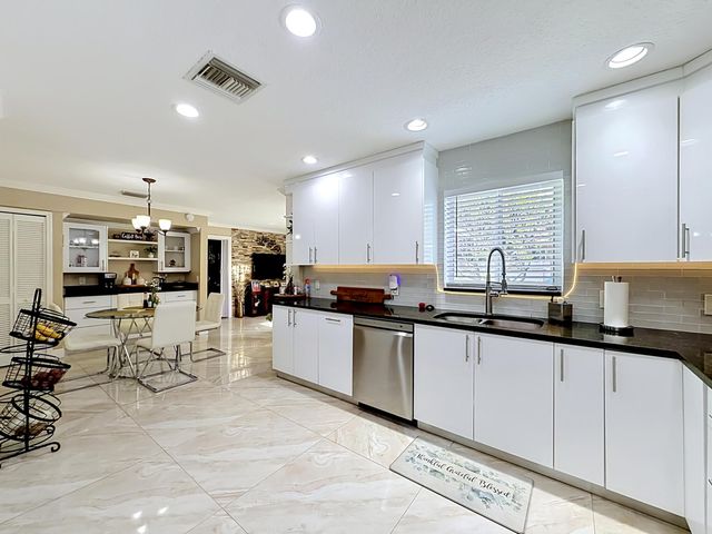3119 Indian Trail, Lake Worth, FL 33462