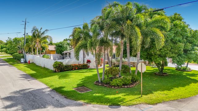 3119 Indian Trail, Lake Worth, FL 33462