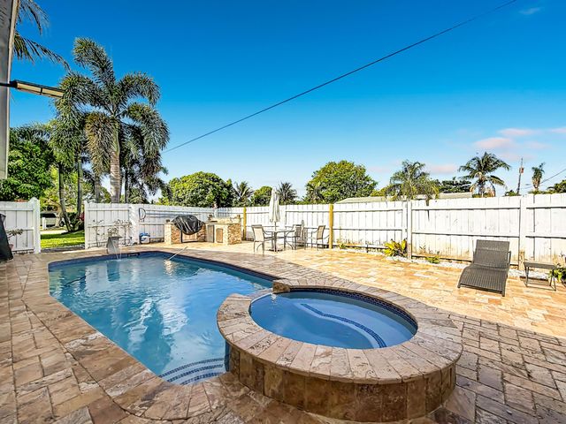 3119 Indian Trail, Lake Worth, FL 33462