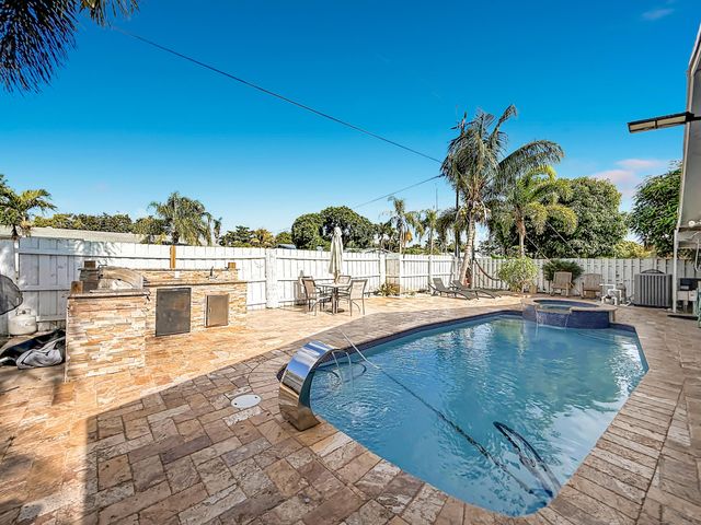 3119 Indian Trail, Lake Worth, FL 33462