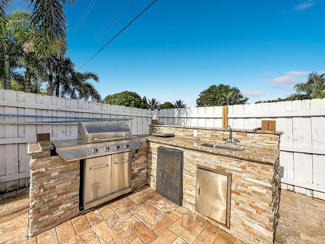 3119 Indian Trail, Lake Worth, FL 33462