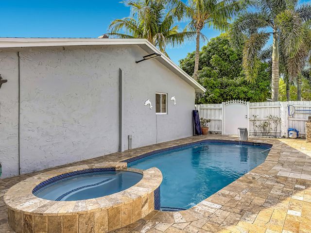 3119 Indian Trail, Lake Worth, FL 33462