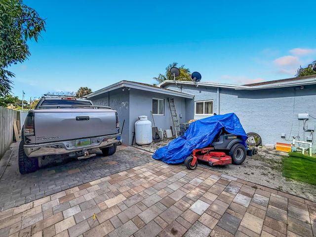 3119 Indian Trail, Lake Worth, FL 33462