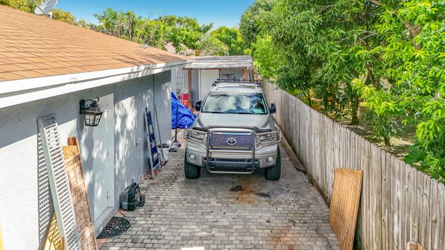 3119 Indian Trail, Lake Worth, FL 33462