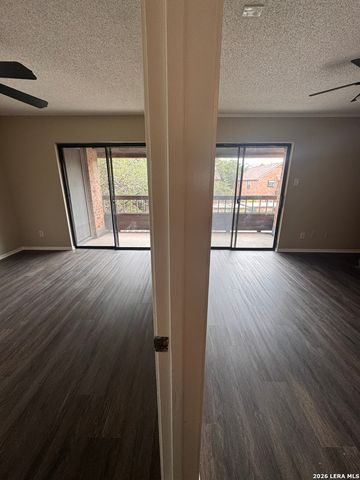 4212 Medical Dr Unit 424, San Antonio, TX 78229