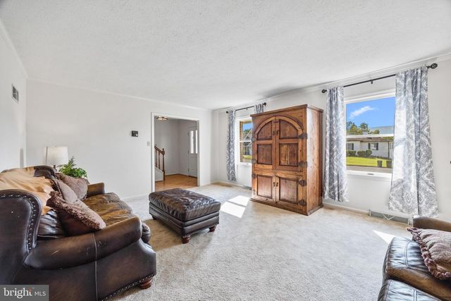714 JACKSON ST, Woodstock, VA 22664