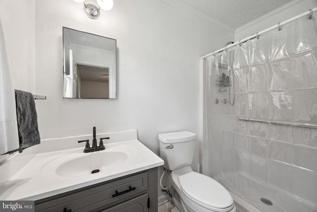 714 JACKSON ST, Woodstock, VA 22664