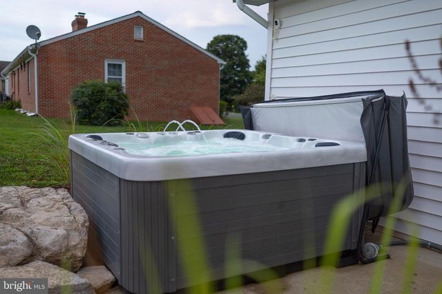714 JACKSON ST, Woodstock, VA 22664