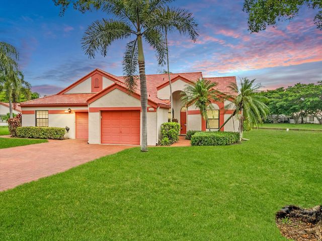 7585 Lexington Club Boulevard B, Delray Beach, FL 33446