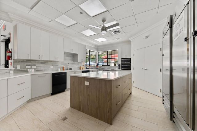 7585 Lexington Club Boulevard B, Delray Beach, FL 33446