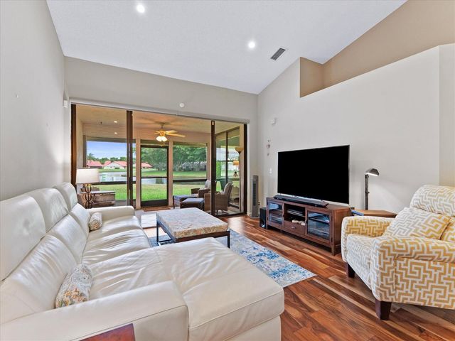 7585 Lexington Club Boulevard B, Delray Beach, FL 33446