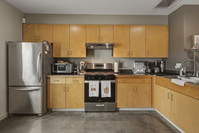 50 Athens St 2, Boston, MA 02127