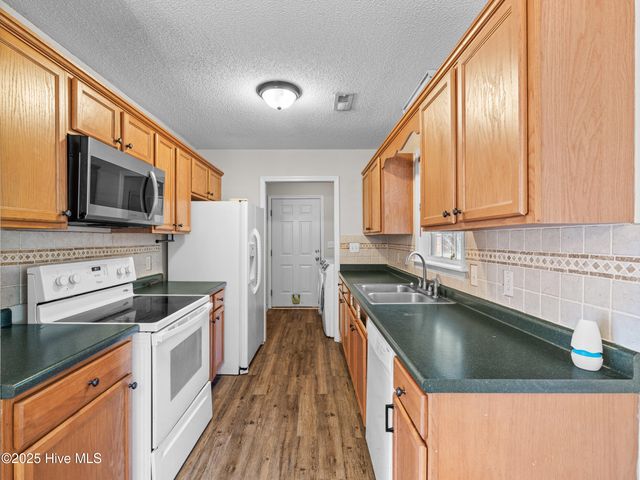 2618 Pinewood Home Drive, Pink Hill, NC 28572