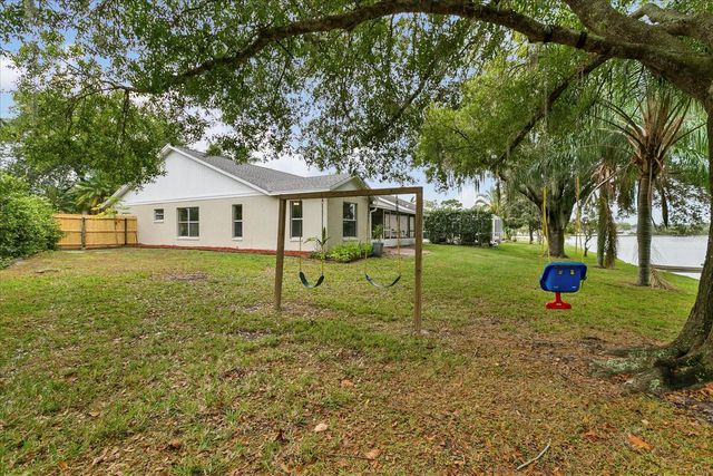 11647 FOX CREEK DRIVE, Tampa, FL 33635