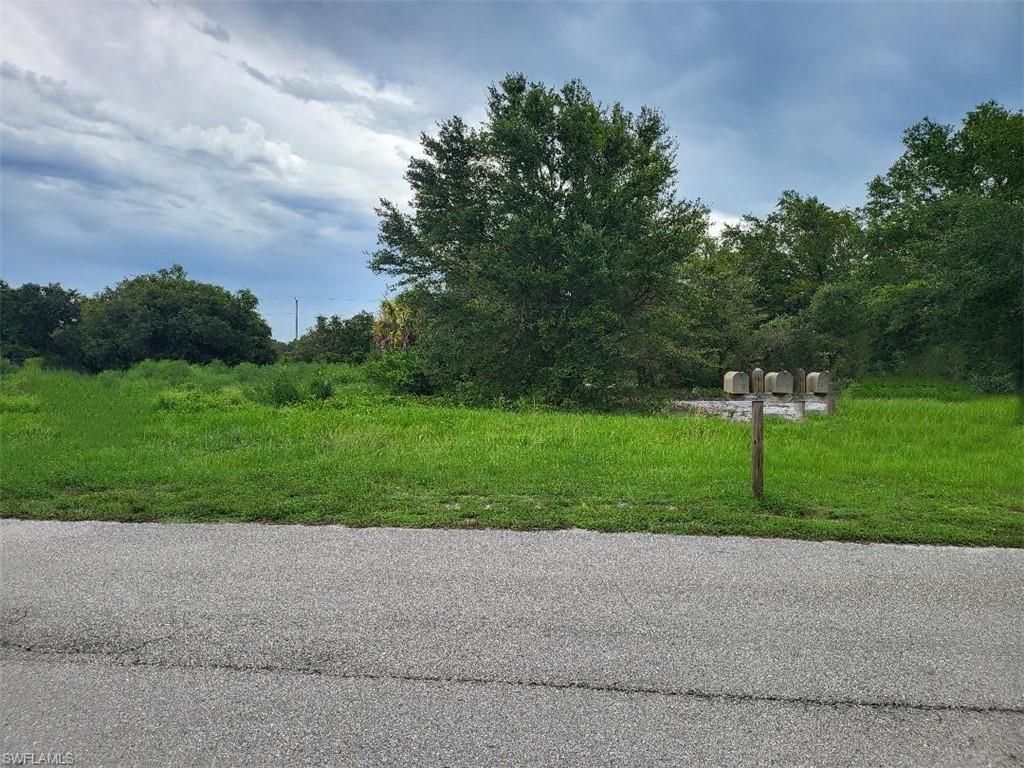 519 Grant BLVD, LEHIGH ACRES, FL 33974 — photo 5