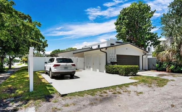 1015 SW 4th Ave B, Fort Lauderdale, FL 33315